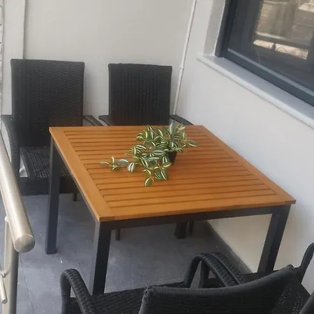 Gatos Village Luxurious & Lofts *
